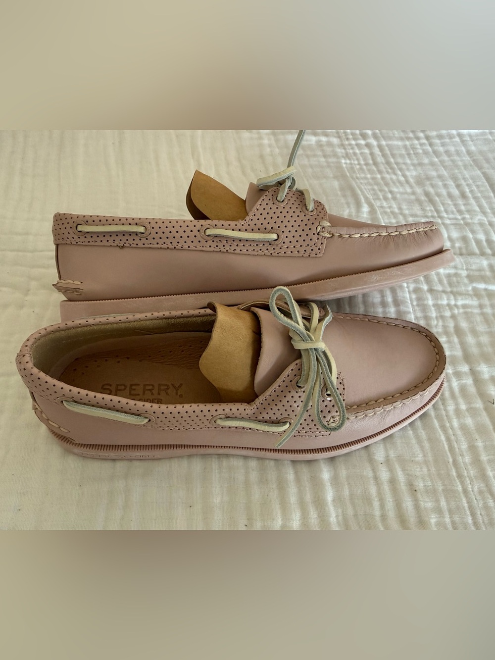 NWOB Sperry Original 2-Eye Perforated Boat Shoes Size 7.5